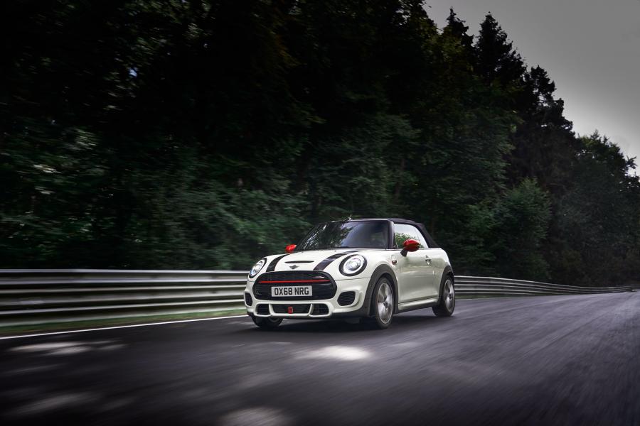  Mini John Cooper Works Cabrio (F57) 2018 года  (WW) (фото 30 из 36)
